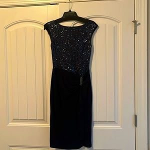 Lauren Ralph Lauren cocktail dress. Navy size 4